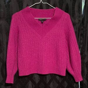 Banana Republic V-Neck Sweater in Vibrant Pink